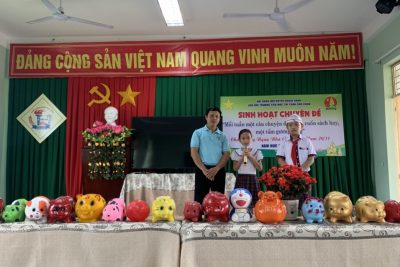 Sinh hoạt chuyên đề: Mỗi tuần một câu chuyện đẹp, một cuốn sách hay, một tấm gương sáng và phát động phong trào nuôi heo đất vì bạn nghèo – Năm học 2022-2023